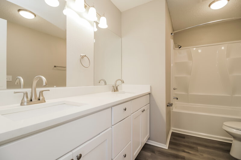 2,480/Mo, 472 Amethyst Way Lake Mary, FL 32746 Main Bathroom View