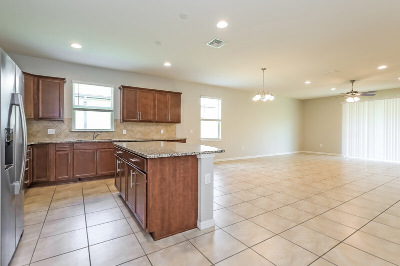 2,445/Mo, 3615 Vega Creek Dr Saint Cloud, FL 34772 Kitchen View