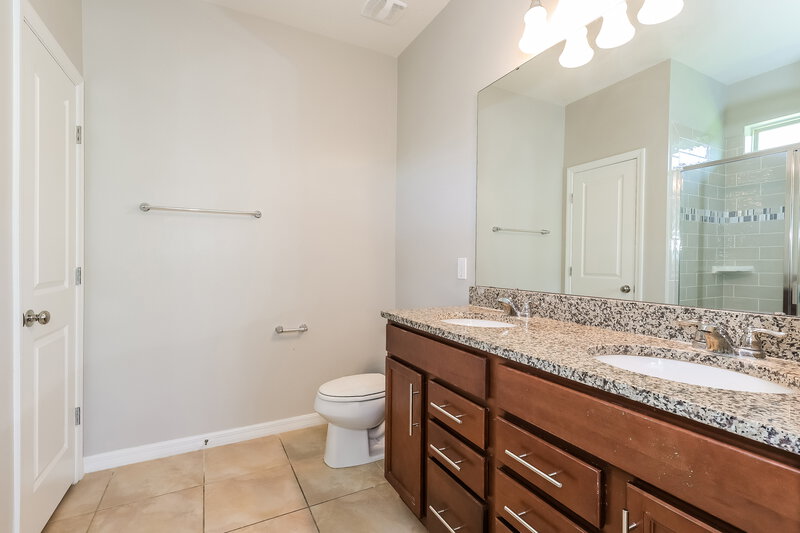 2,445/Mo, 3615 Vega Creek Dr Saint Cloud, FL 34772 Main Bathroom View