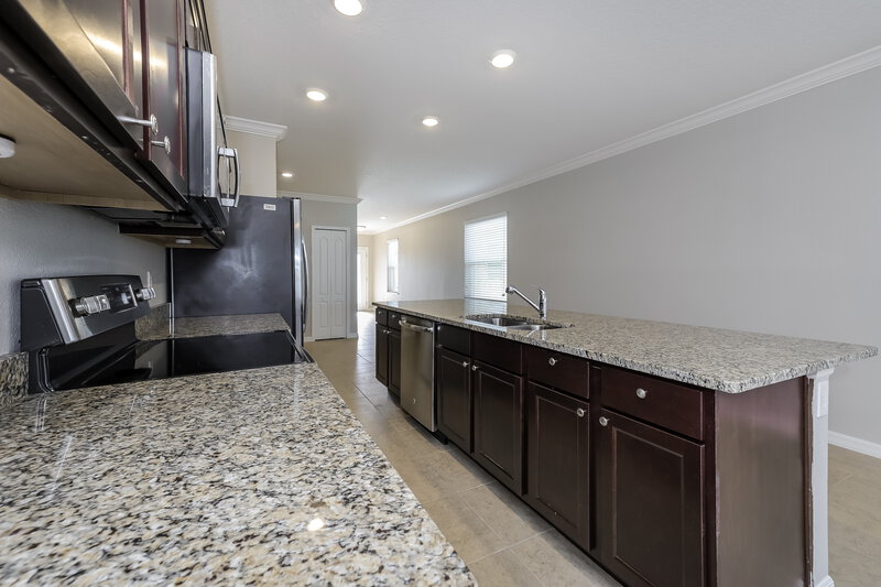 2,200/Mo, 2270 Canyon Breeze Ave Kissimmee, FL 34746 Kitchen View 2