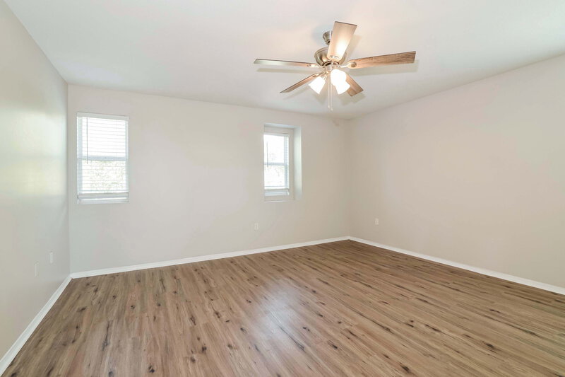 2,335/Mo, 2857 Breezy Meadow Rd Apopka, FL 32712 Main Bedroom View 2