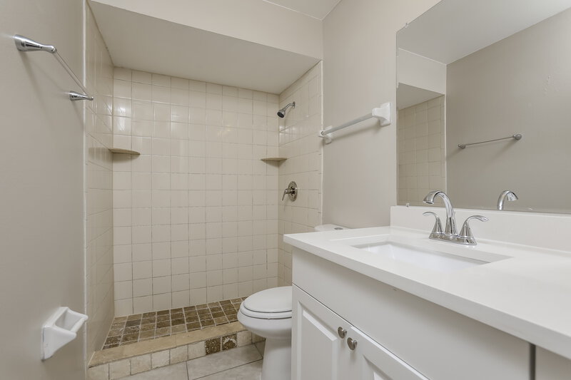 2,440/Mo, 1448 La Paloma Cir Winter Springs, FL 32708 Bathroom View