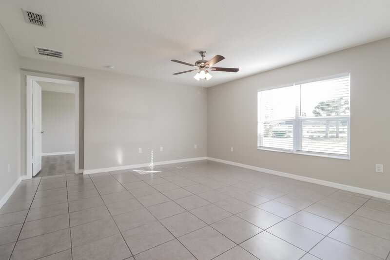 2,225/Mo, 4590 Baler Trails Dr Saint Cloud, FL 34772 Living Room View 2