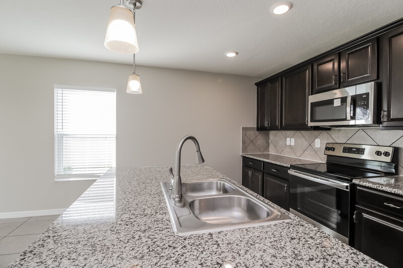 2,225/Mo, 4590 Baler Trails Dr Saint Cloud, FL 34772 Kitchen View