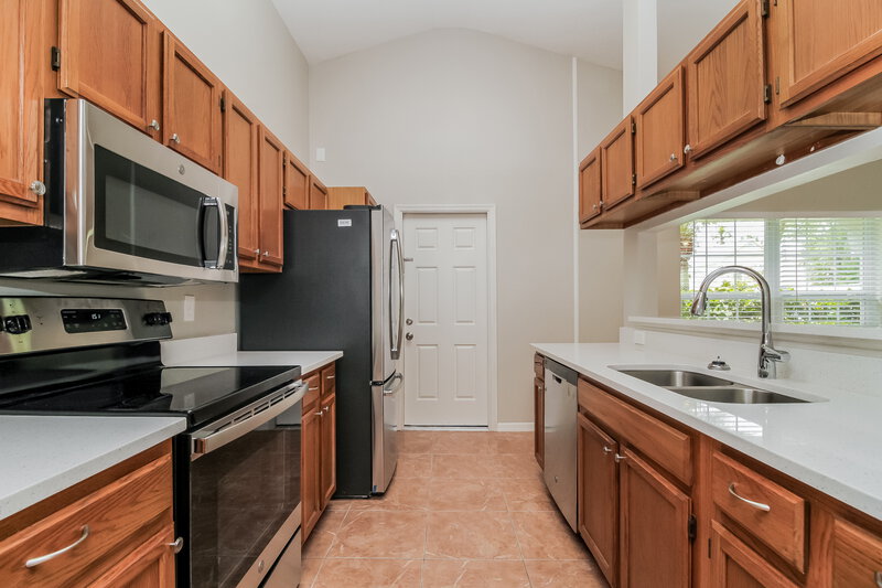 3,950/Mo, 623 Weybridge Ct Lake Mary, FL 32746 Kitchen View