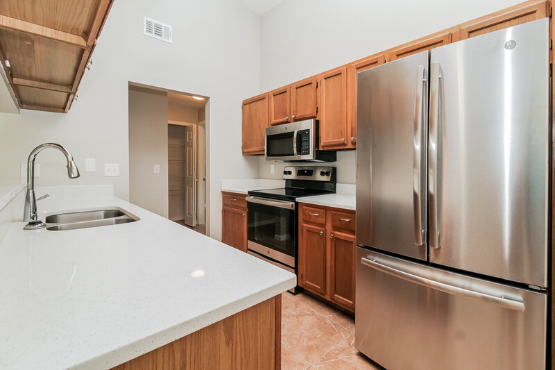 3,950/Mo, 623 Weybridge Ct Lake Mary, FL 32746 Kitchen View 2