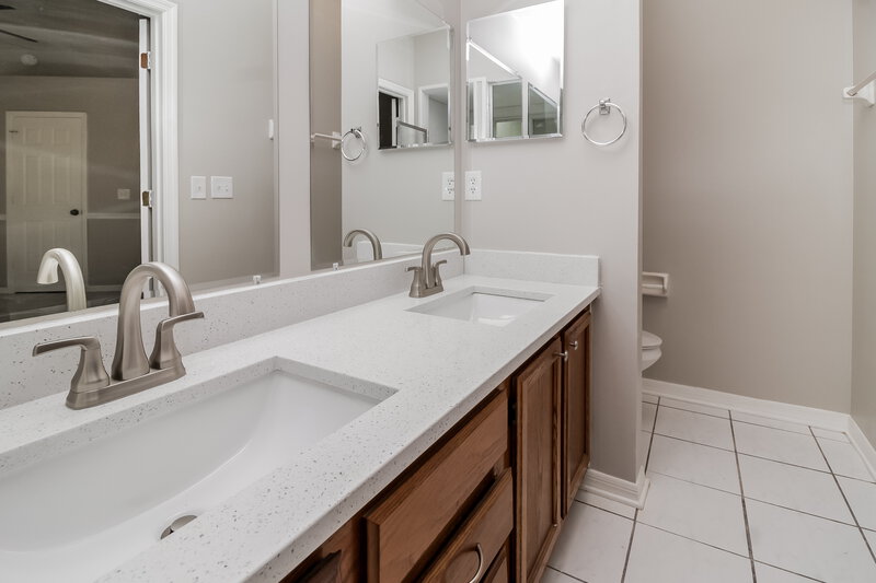 3,950/Mo, 623 Weybridge Ct Lake Mary, FL 32746 Main Bathroom View