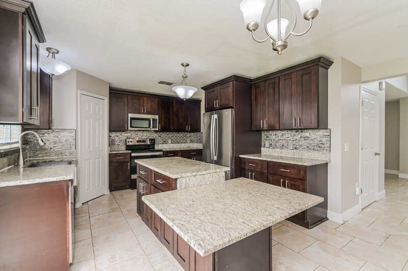 2,520/Mo, 2346 Andrews Valley Dr Kissimmee, FL 34758 Kitchen View 2
