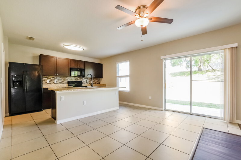 2,340/Mo, 2477 Valhalla Dr Tavares, FL 32778 Dining Room View