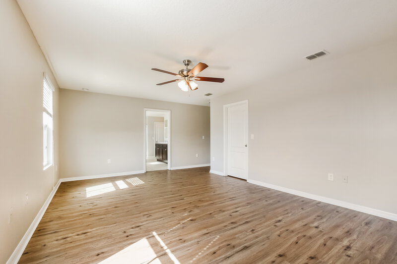2,340/Mo, 2477 Valhalla Dr Tavares, FL 32778 Main Bedroom View
