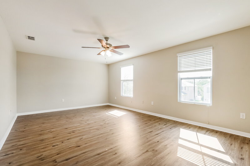 2,340/Mo, 2477 Valhalla Dr Tavares, FL 32778 Main Bedroom View 2
