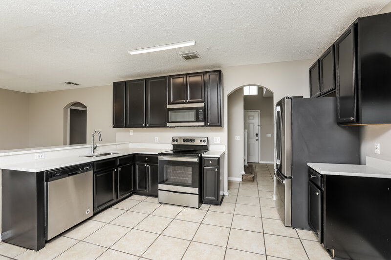 2,240/Mo, 140 Aurora Ln Kissimmee, FL 34758 Kitchen View