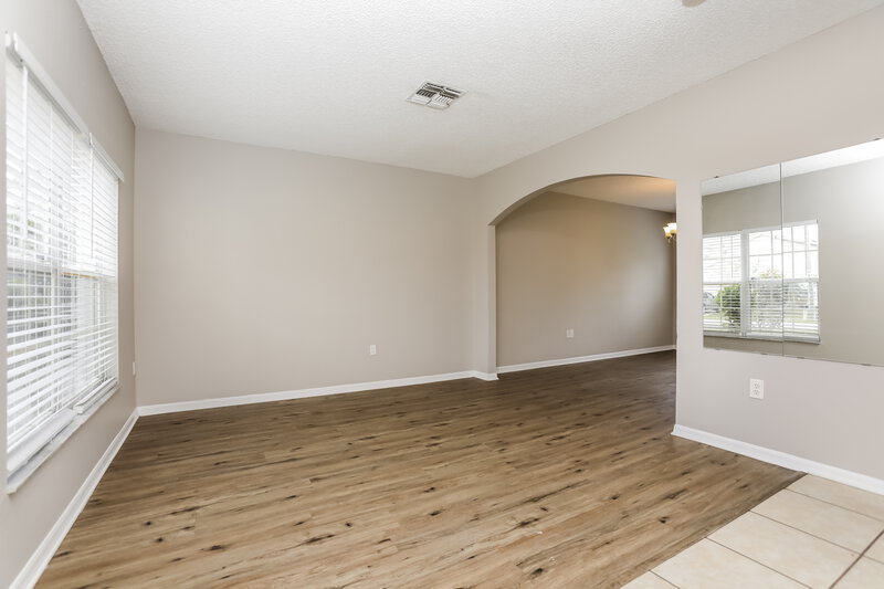 2,240/Mo, 140 Aurora Ln Kissimmee, FL 34758 Sitting Room View