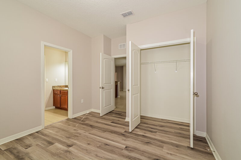 2,400/Mo, 4516 Manica Dr Tavares, FL 32778 Bedroom View 4