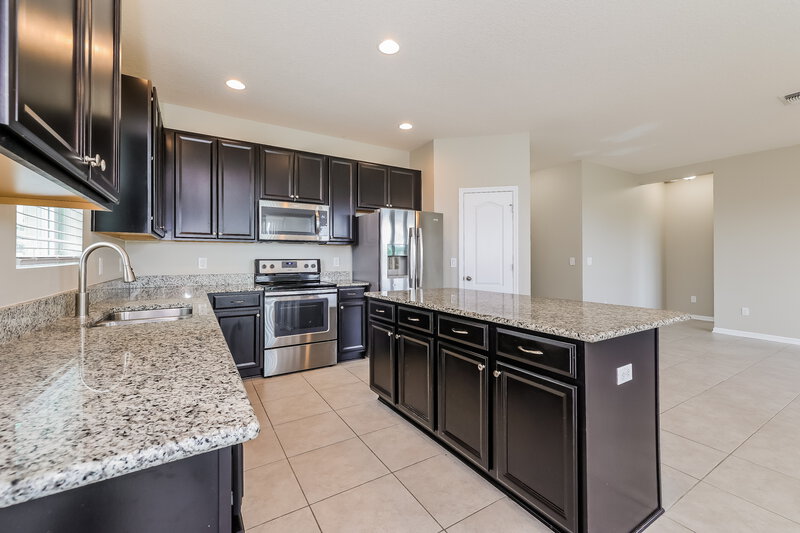 2,220/Mo, 3871 San Isidro Cir Saint Cloud, FL 34772 Kitchen View