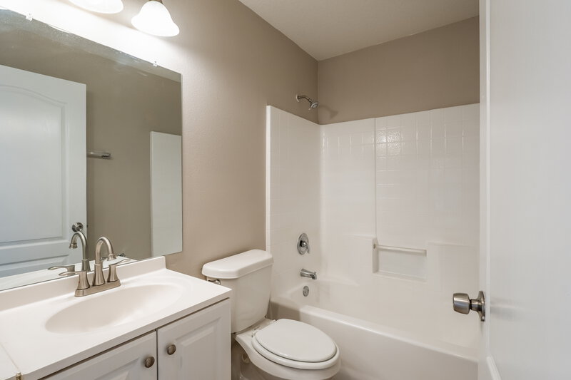 2,405/Mo, 7640 Hidden Cypress Dr Orlando, FL 32822 Bathroom View