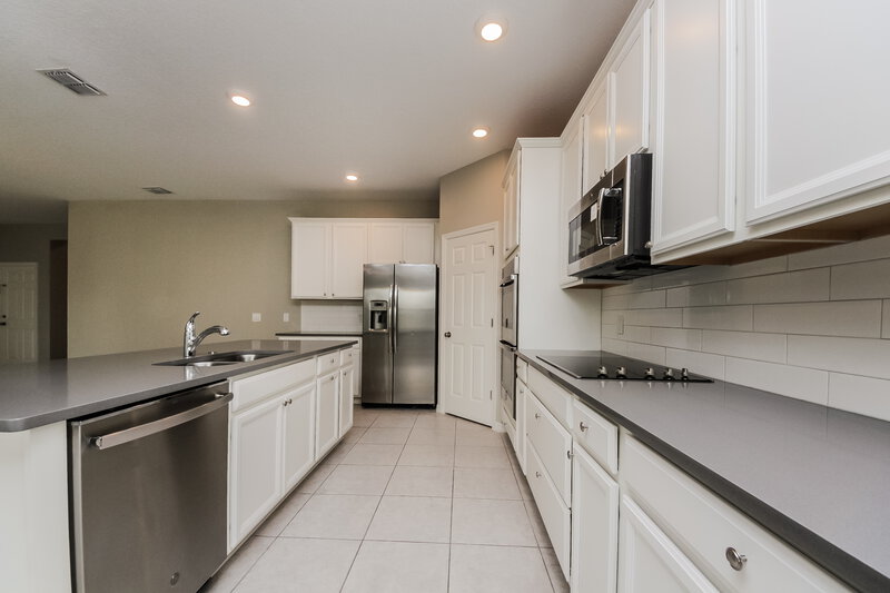 2,225/Mo, 3210 Coastal View Ct Kissimmee, FL 34746 Kitchen View