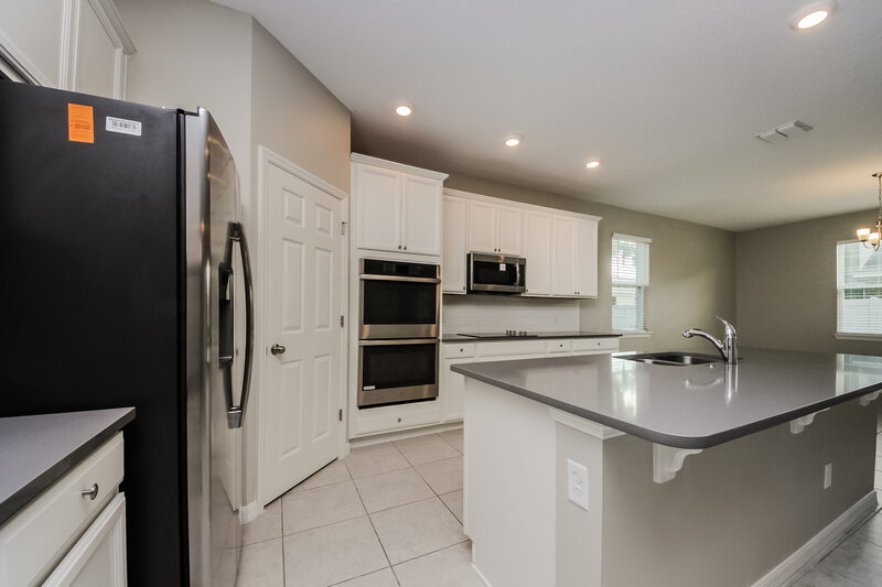 2,225/Mo, 3210 Coastal View Ct Kissimmee, FL 34746 Kitchen View 2