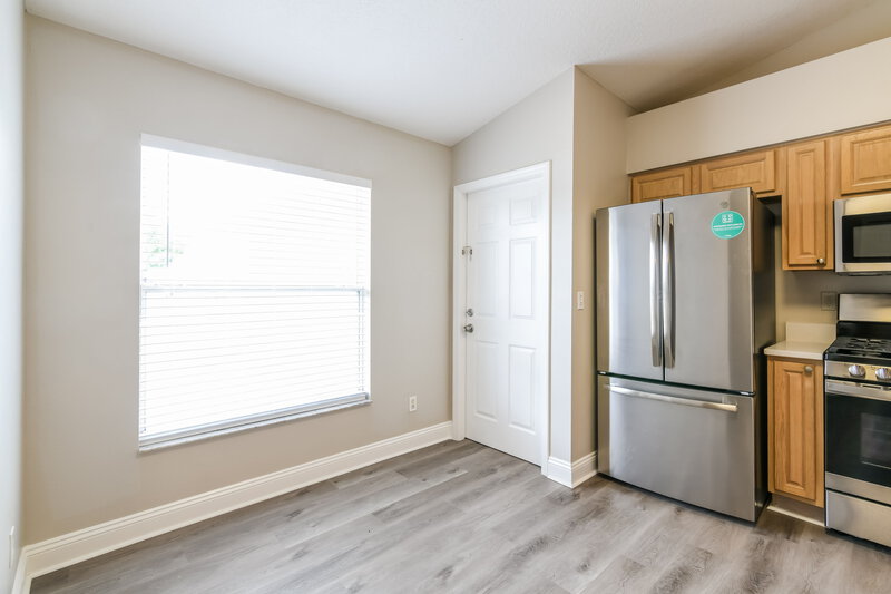 2,110/Mo, 13449 Silver Leaf Cir Clermont, FL 34711 Kitchen View