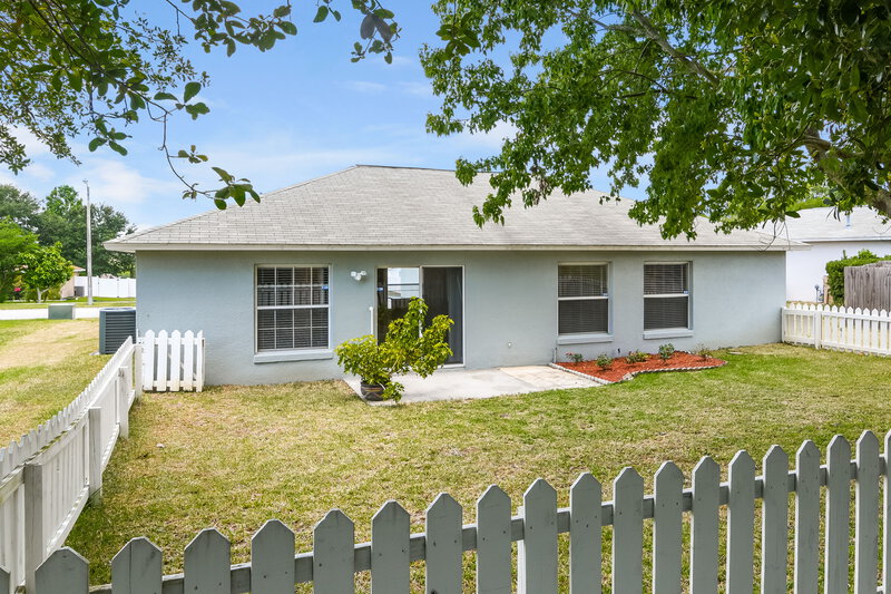 2,110/Mo, 13449 Silver Leaf Cir Clermont, FL 34711 Rear View