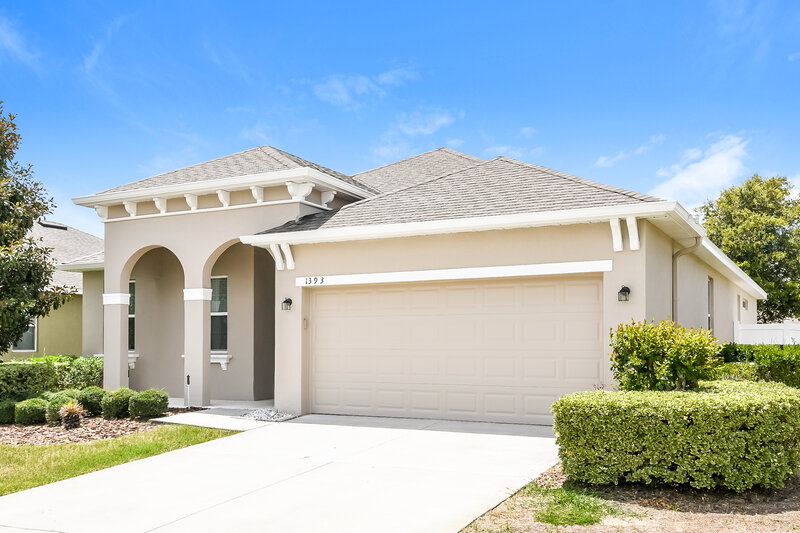 2,355/Mo, 1393 Merion Dr Mount Dora, FL 32757 Front View