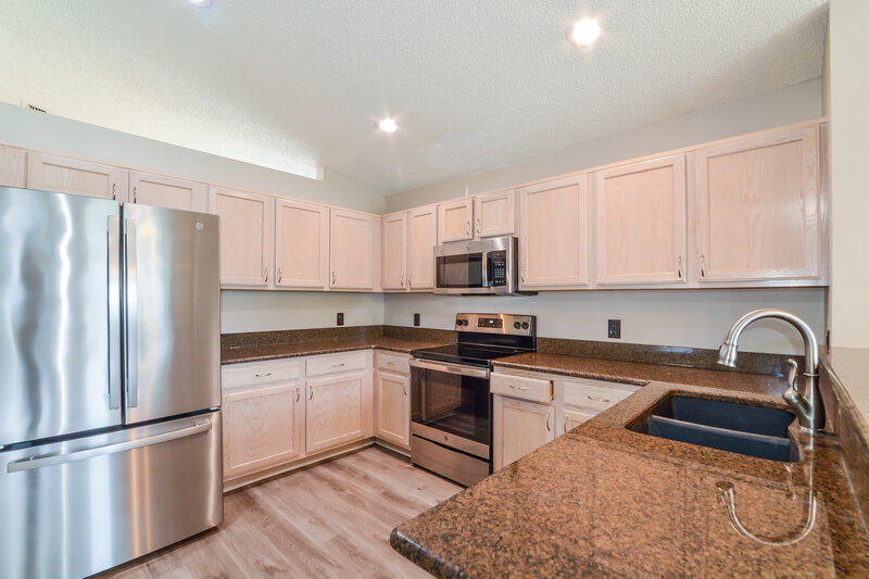 2,345/Mo, 1876 Olivia Cir Apopka, FL 32703 Kitchen View