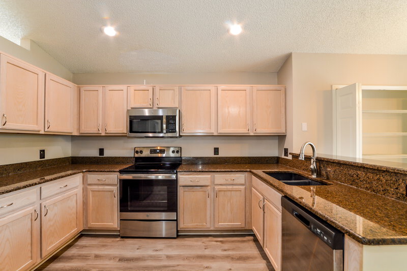 2,345/Mo, 1876 Olivia Cir Apopka, FL 32703 Kitchen View 2