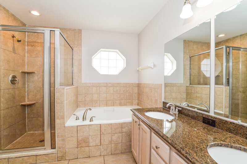 2,345/Mo, 1876 Olivia Cir Apopka, FL 32703 Main Bathroom View