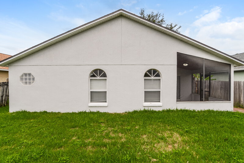 2,345/Mo, 1876 Olivia Cir Apopka, FL 32703 Rear View