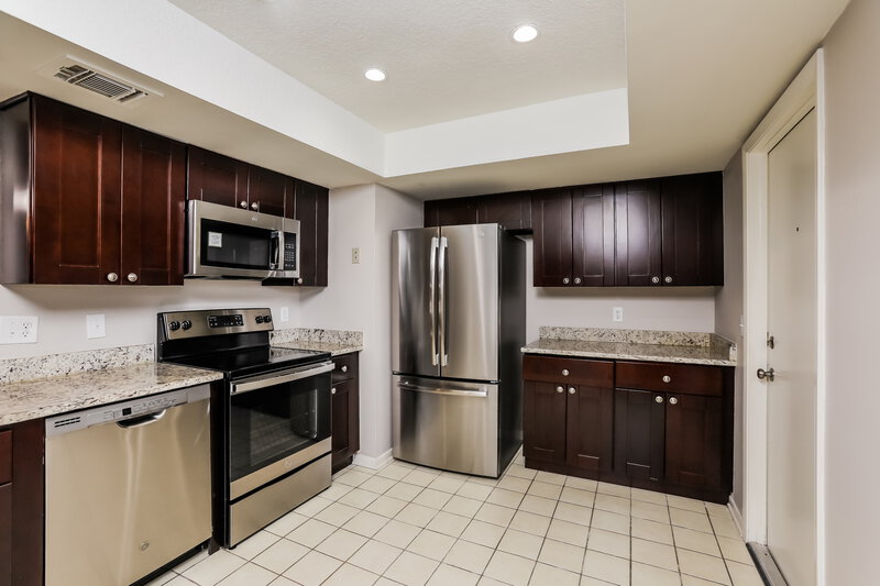2,225/Mo, 4406 Suntree Blvd Orlando, FL 32817 Kitchen View
