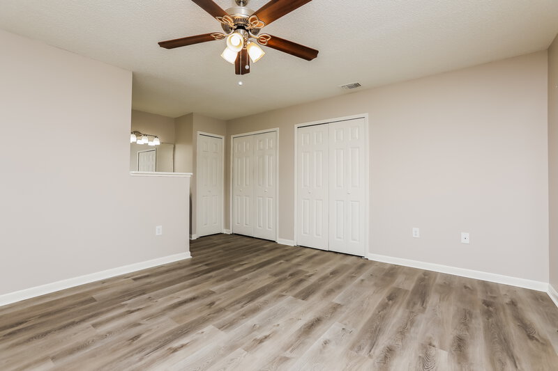 2,225/Mo, 4406 Suntree Blvd Orlando, FL 32817 Main Bedroom View 2