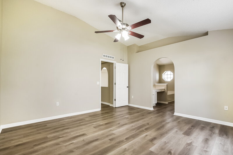 2,190/Mo, 2303 Tealwood Circle Tavares, FL 32778 Main Bedroom View 2