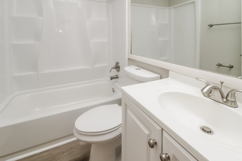 2,840/Mo, 348 Ashton Woods Ln Leesburg, FL 34748 Bathroom View