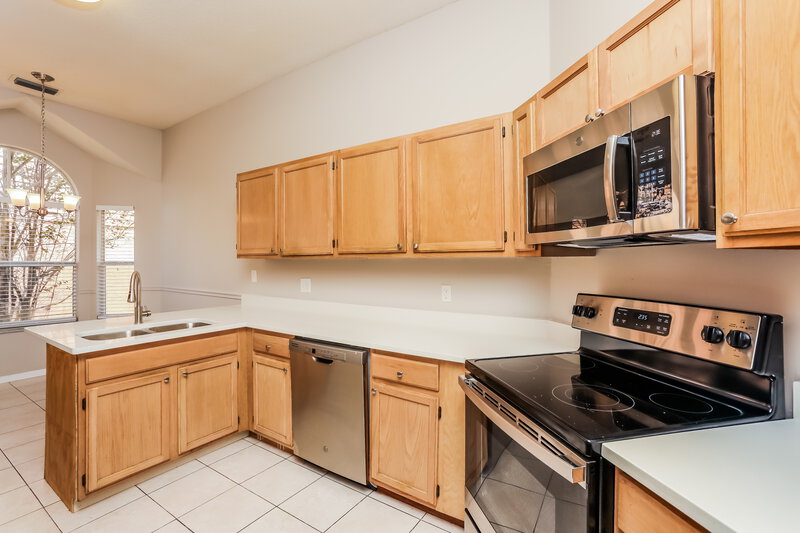 1,965/Mo, 2523 Dovetail Dr Ocoee, FL 34761 Kitchen View