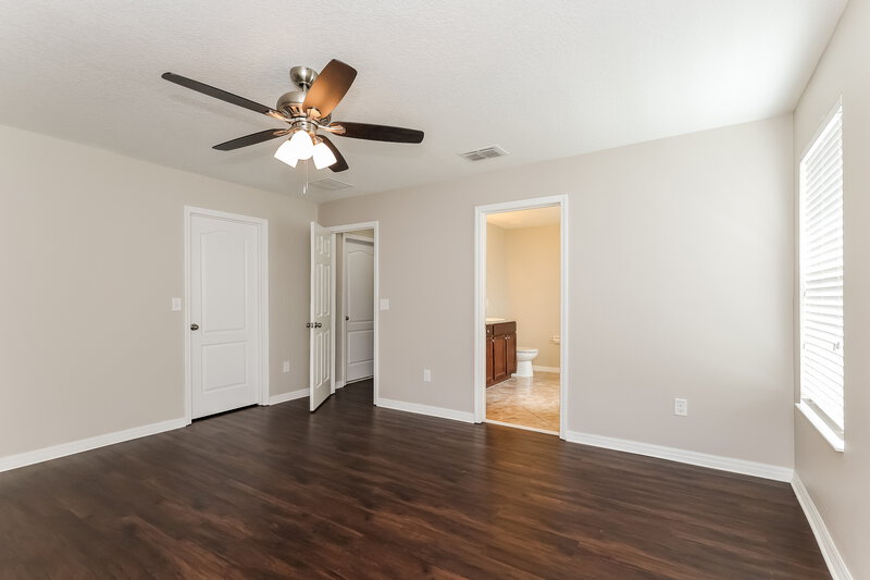 2,390/Mo, 6810 Little Blue Ln Harmony, FL 34773 Main Bedroom View