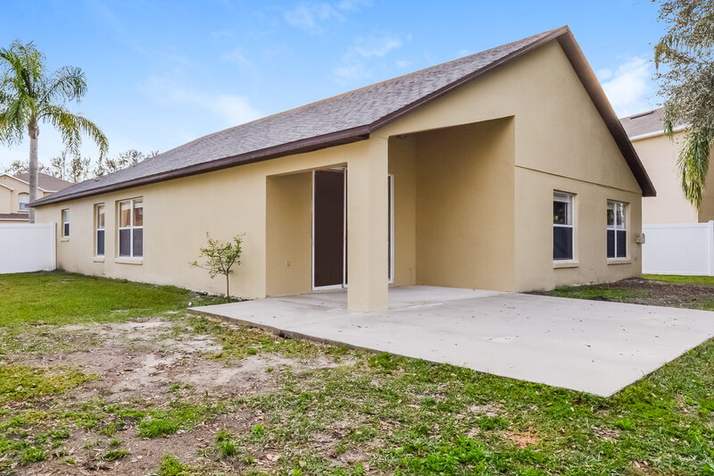 2,420/Mo, 16813 Rising Star Dr Clermont, FL 34714 Rear View