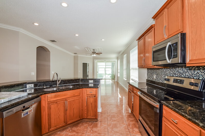 2,380/Mo, 14527 Huntcliff Park Way Orlando, FL 32824 Kitchen View 2
