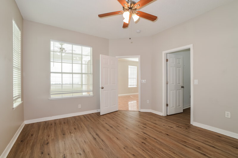 2,380/Mo, 14527 Huntcliff Park Way Orlando, FL 32824 Main Bedroom View 2