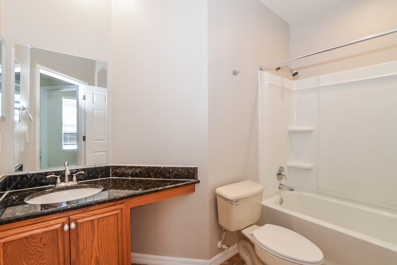 2,380/Mo, 14527 Huntcliff Park Way Orlando, FL 32824 Bathroom View 2