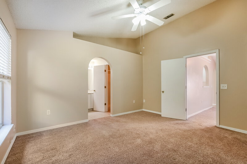 2,095/Mo, 331 Placid Lake Dr Sanford, FL 32773 Main Bedroom View 2