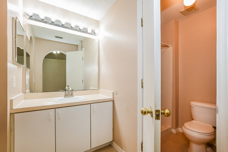 2,095/Mo, 331 Placid Lake Dr Sanford, FL 32773 Main Bathroom View