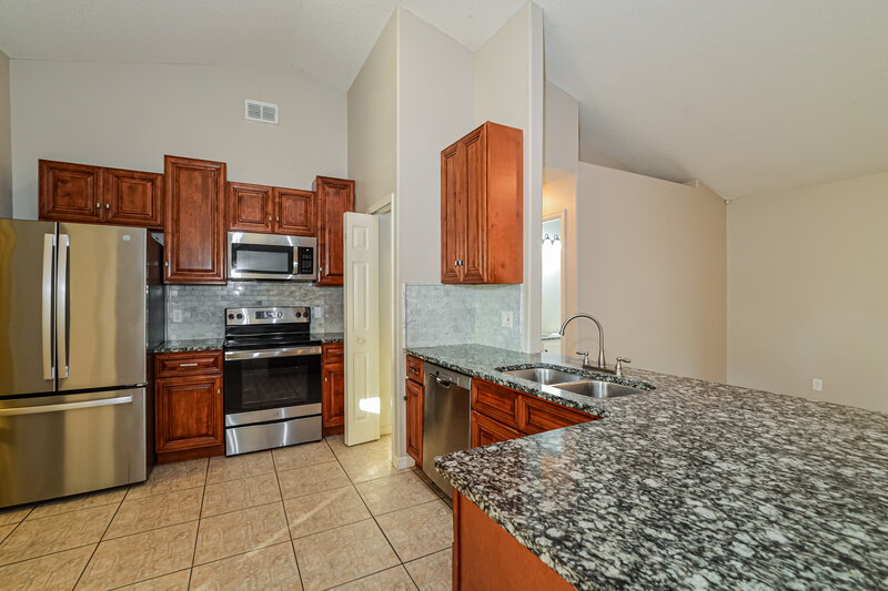 2,140/Mo, 11248 Cypress Leaf Dr Orlando, FL 32825 Kitchen View