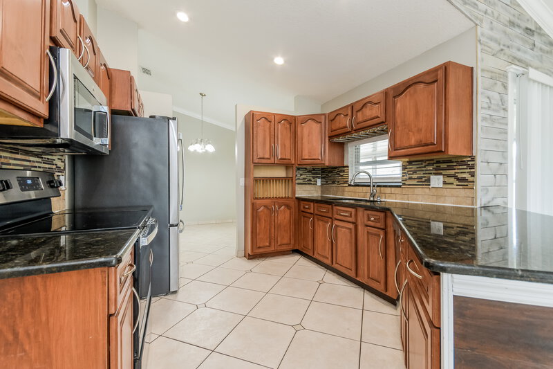 2,745/Mo, 2708 Ashley Ct Kissimmee, FL 34743 Kitchen View