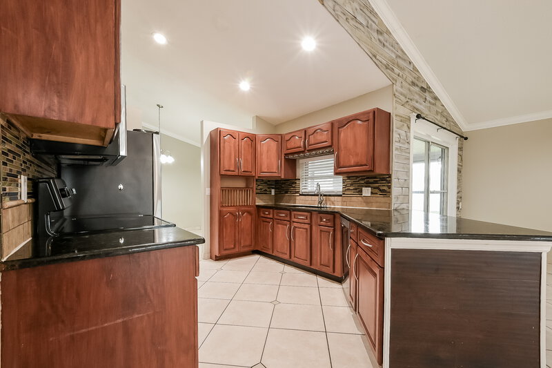 2,660/Mo, 2708 Ashley Ct Kissimmee, FL 34743 Kitchen View 2