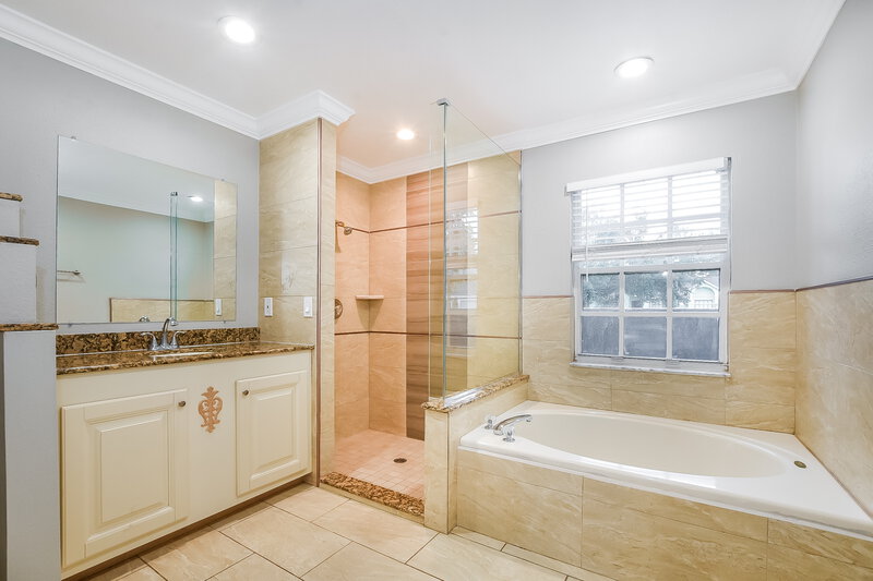 2,660/Mo, 2708 Ashley Ct Kissimmee, FL 34743 Main Bathroom View