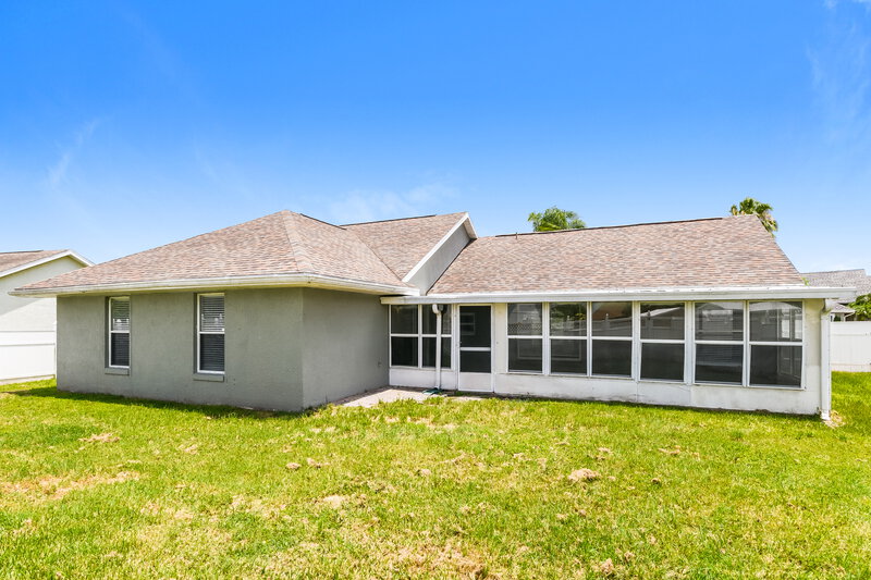 2,745/Mo, 2708 Ashley Ct Kissimmee, FL 34743 Rear View