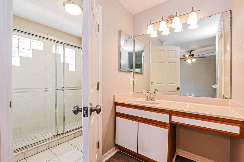 2,505/Mo, 3363 Hamlet Loop Winter Park, FL 32792 Main Bathroom View