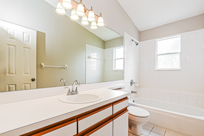 2,505/Mo, 3363 Hamlet Loop Winter Park, FL 32792 Bathroom View