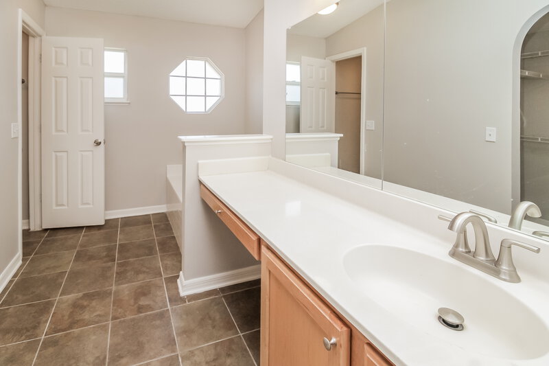 3,340/Mo, 545 Wekiva Bluff St Apopka, FL 32712 Main Bathroom View