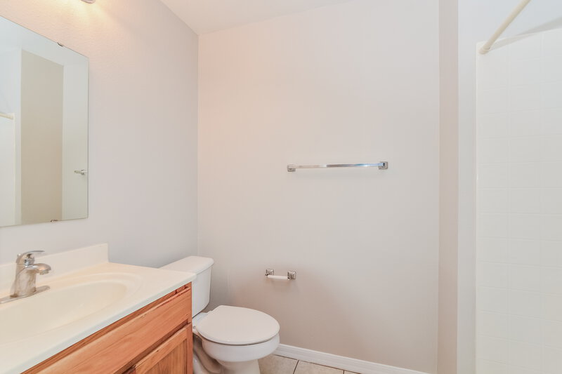 1,740/Mo, 499 Katherwood Ct Deltona, FL 32738 Bathroom View